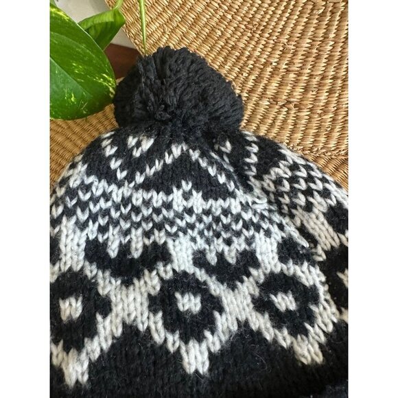 Old Navy adult one size black and white hat - Picture 3 of 8